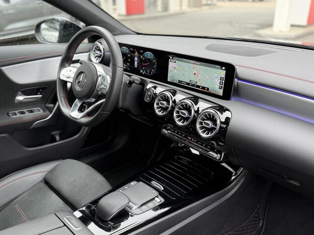 Mercedes-Benz CLA-KLASSE 200 AMG Pano Sfeer Camera Keyless Carplay Navi Stoelverw
