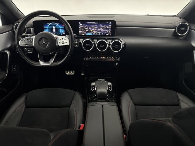 Mercedes-Benz CLA-KLASSE 180 AMG Camera LED Virtual Trekhaak Clima Cruise Navi PDC 18"LMV