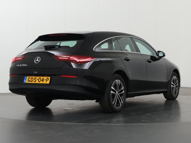 Mercedes-Benz CLA-KLASSE Shooting Brake 250 e | 218pk | Facelift | Camera| Dab + | Stoelverwarming | Camera |Wegklapbare trekhaak | Elektrische achterklep | Led Koplampen | voorbereiding Distronic | Automatisch inparkeren