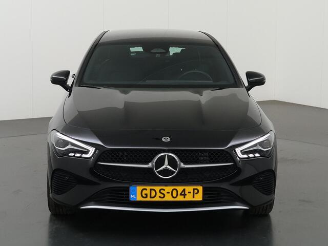 Mercedes-Benz CLA-KLASSE Shooting Brake 250 e | 218pk | Facelift | Camera| Dab + | Stoelverwarming | Camera |Wegklapbare trekhaak | Elektrische achterklep | Led Koplampen | voorbereiding Distronic | Automatisch inparkeren