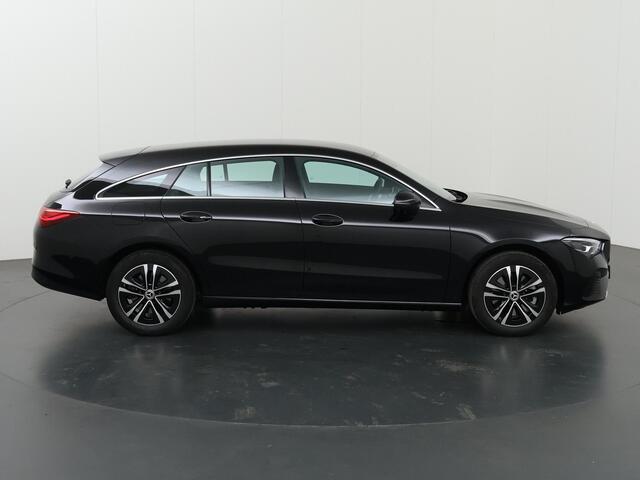 Mercedes-Benz CLA-KLASSE Shooting Brake 250 e | 218pk | Facelift | Camera| Dab + | Stoelverwarming | Camera |Wegklapbare trekhaak | Elektrische achterklep | Led Koplampen | voorbereiding Distronic | Automatisch inparkeren