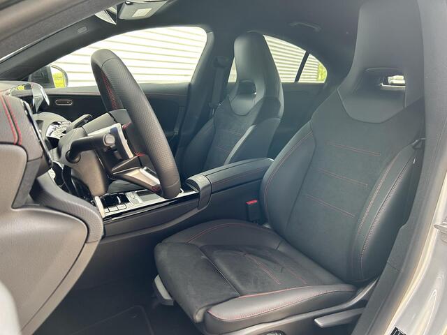 Mercedes-Benz CLA-KLASSE 250 e Star Edition AMG Line | Nightpakket | Apple CarPlay | Android Auto | Sfeerverlichting | Stoelverwarming | Achteruitrijcamera | Elektrisch inklapbare buitenspiegels | Showmodel