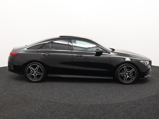 Mercedes-Benz CLA-KLASSE 180 | Panoramadak | AMG