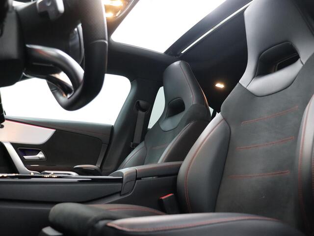 Mercedes-Benz CLA-KLASSE 180 | Panoramadak | AMG