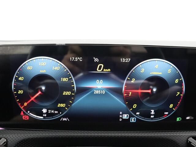 Mercedes-Benz CLA-KLASSE 180 | Panoramadak | AMG
