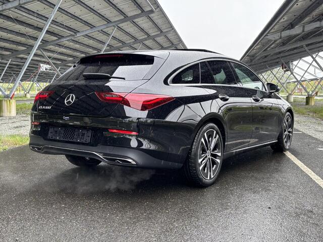 Mercedes-Benz CLA-KLASSE 180 Star Edition Luxury Line | Panoramadak | Getint glas | Sfeerverlichting | Widescreen | Stoelverwarming |
