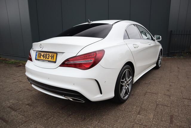 Mercedes-Benz CLA-KLASSE 180 Business Solution AMG Automaat AMG Navigatie Camera Xenon