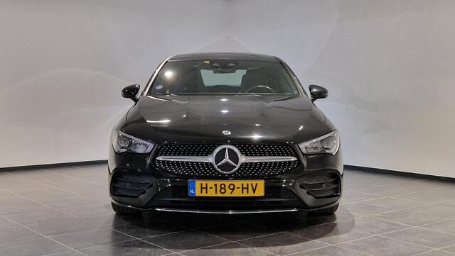 Mercedes-Benz CLA-KLASSE 180 Business Solution AMG | Panoramadak | Sfeerverlichting