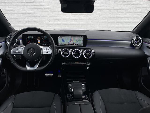 Mercedes-Benz CLA-KLASSE Shooting Brake 200 AMG Line Edition | Pano | Parelmoer | CarPlay | Ambiente | Camera | LED | DAB+ | 19 inch