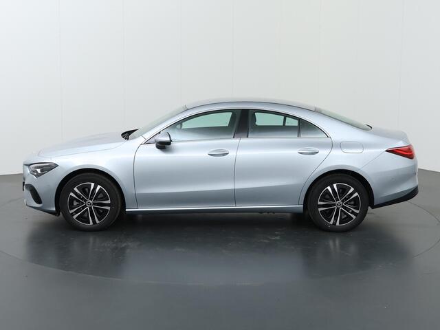 Mercedes-Benz CLA-KLASSE 250 e Star Edition 2x groot scherm | 17 inch LM velgen | Led verl. | Achteruitrijcamera