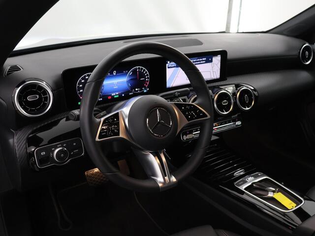 Mercedes-Benz CLA-KLASSE 250 e Star Edition 2x groot scherm | 17 inch LM velgen | Led verl. | Achteruitrijcamera