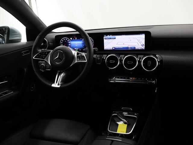 Mercedes-Benz CLA-KLASSE 250 e Star Edition 2x groot scherm | 17 inch LM velgen | Led verl. | Achteruitrijcamera