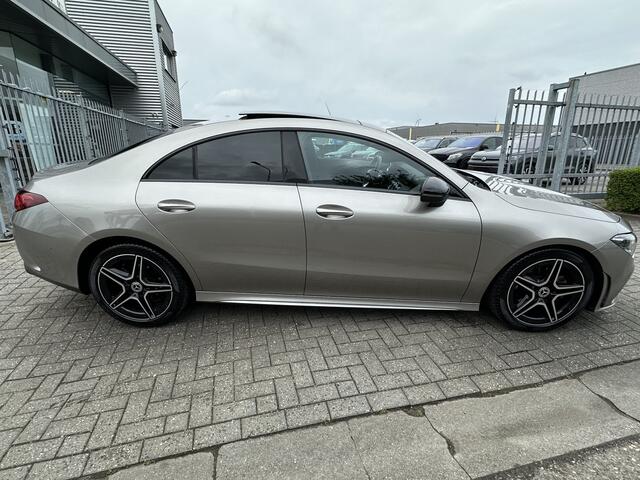 Mercedes-Benz CLA-KLASSE 180 AMG Pano-Dak | Night | Stoelverw | LED |