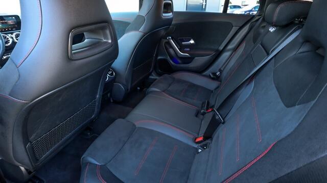 Mercedes-Benz CLA-KLASSE 180 Bns Sol. AMG | Pano | Sfeer | Multibeam | Memory