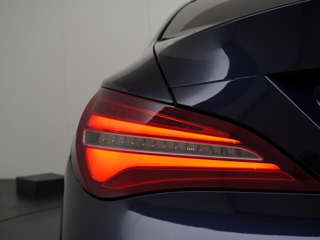Mercedes-Benz CLA-KLASSE 180 AMG Night Edition Plus