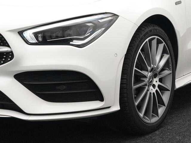 Mercedes-Benz CLA-KLASSE Shooting Brake 250 e AMG Plug In Hybrid 218pk Dealer O.H PHEV | Widescreen Navi | Camera | 19"L.M | Multibeam LED | Sfeerverlichting | Alcantara Sportstoelen Verwarmd | Apple Carplay | DAB |