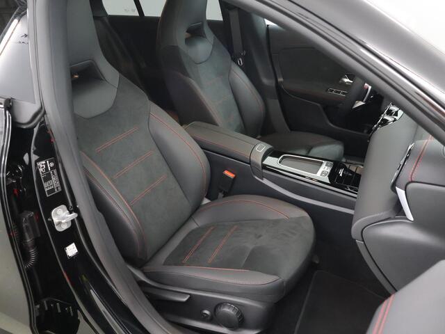 Mercedes-Benz CLA-KLASSE 180 Shooting Brake Star Edition AMG Line | Night Pakket | Panoramdak | MULTIBEAM LED |