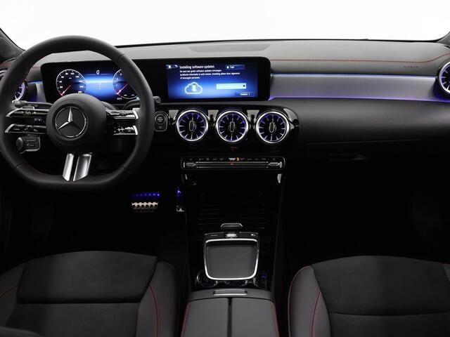 Mercedes-Benz CLA-KLASSE 180 Shooting Brake 180 Star Edition AMG-Line | Pano | Night | 19 inch | Sfeerverlichting | Night | Camera