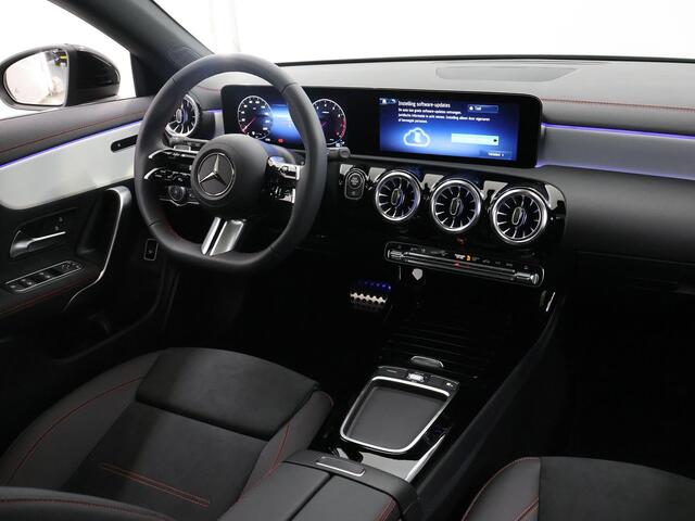 Mercedes-Benz CLA-KLASSE 180 Shooting Brake 180 Star Edition AMG-Line | Pano | Night | 19 inch | Sfeerverlichting | Night | Camera