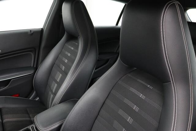 Mercedes-Benz CLA-KLASSE Shooting Brake 180 Business Solution | Stoelverwarming | Full LED | Half leder | Sportstoelen | Camera | Trekhaak | Navigatie | Park Assist | Cruise control | Airco | Bluetooth
