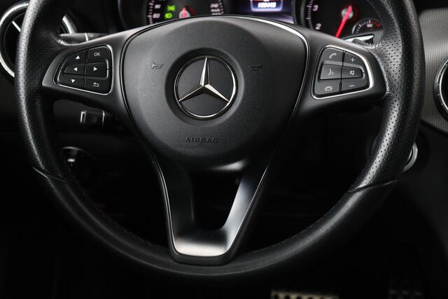 Mercedes-Benz CLA-KLASSE Shooting Brake 180 Business Solution | Stoelverwarming | Full LED | Half leder | Sportstoelen | Camera | Trekhaak | Navigatie | Park Assist | Cruise control | Airco | Bluetooth