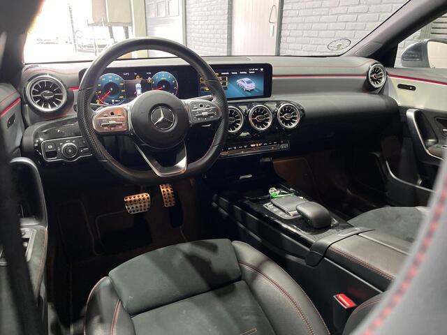 Mercedes-Benz CLA-KLASSE 250 AMG Line | Sportstoelen | Camera | PDC V+A | 18 Inch | Stoelverwarming