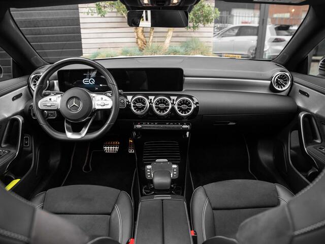 Mercedes-Benz CLA-KLASSE Shooting Brake 250 e AMG-Line Pano Stoelv