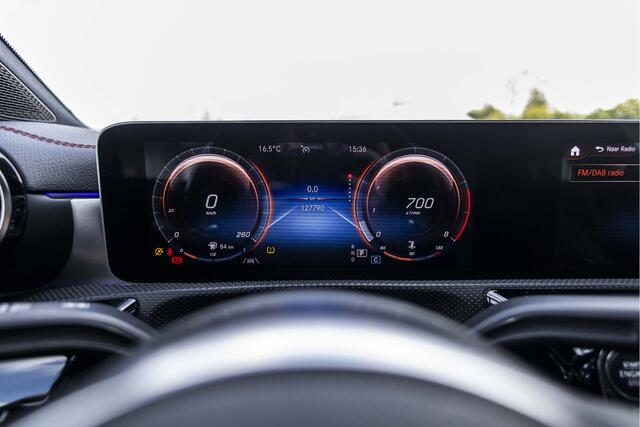 Mercedes-Benz CLA-KLASSE 250 Premium Plus AMG | Pano | Sfeer | Carplay