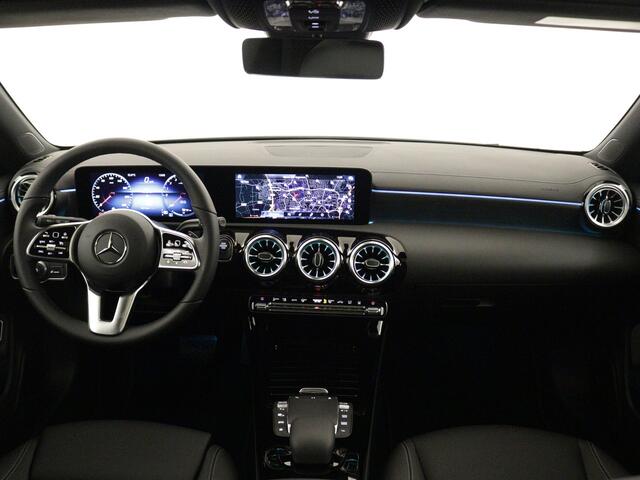 Mercedes-Benz CLA-KLASSE Shooting Brake 250 e Luxury Line | Panorama / schuifdak | Smartphone-integratie | Premium pakket | Nightpakket | Inclusief 24 maanden MB Certified garantie voor Europa.