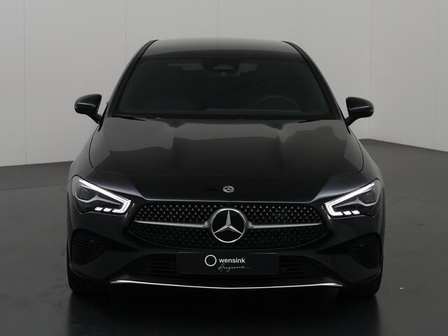 Mercedes-Benz CLA-KLASSE 180 Shooting Brake 180 Star Edition Luxury Line | Panoramaschuifdak | donkergetint glas | Parkeerassistent PARKTRONIC | Sfeerverlichting |