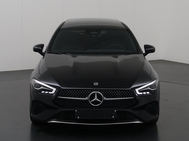 Mercedes-Benz CLA-KLASSE Shooting Brake 180 Star Edition Luxury Line Panoramadak | 18 inch LM velgen | Keyless go | Getinte achterramen