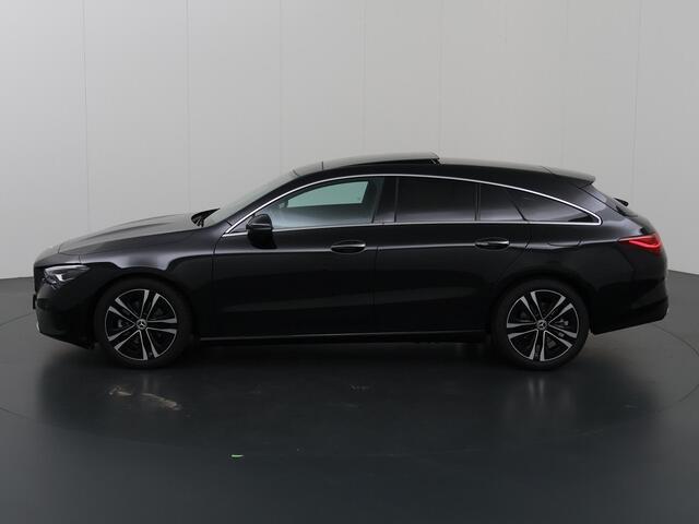 Mercedes-Benz CLA-KLASSE Shooting Brake 180 Star Edition Luxury Line Panoramadak | 18 inch LM velgen | Keyless go | Getinte achterramen