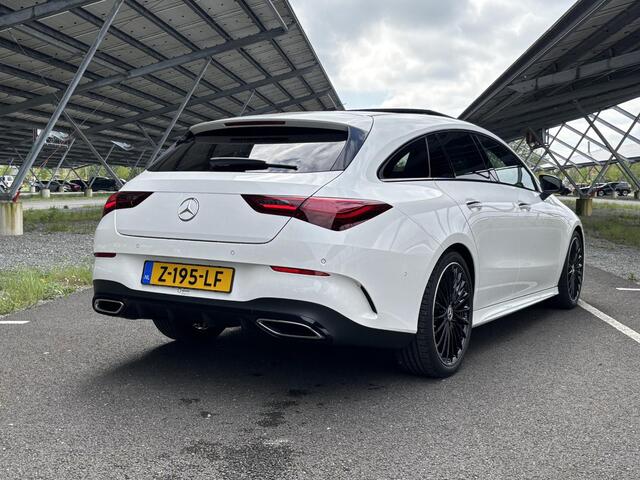 Mercedes-Benz CLA-KLASSE 180 Star Edition AMG Line | Night | Panoramadak | Sfeerverlichting | Parkeercamera | Stoelverwarming |