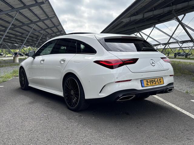 Mercedes-Benz CLA-KLASSE 180 Star Edition AMG Line | Night | Panoramadak | Sfeerverlichting | Parkeercamera | Stoelverwarming |
