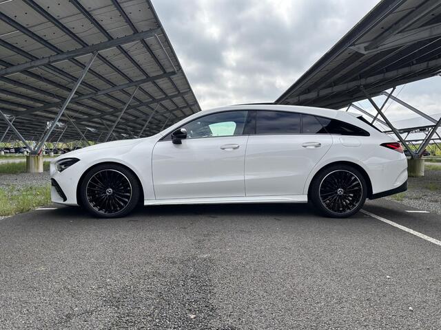 Mercedes-Benz CLA-KLASSE 180 Star Edition AMG Line | Night | Panoramadak | Sfeerverlichting | Parkeercamera | Stoelverwarming |