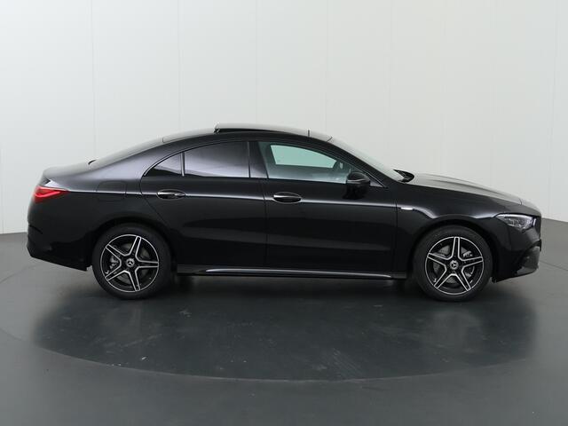 Mercedes-Benz CLA-KLASSE 250 e Business Solution AMG | Panoramadak | Nightpakket | Winterpakket | Multibeam LED | 360 graden camera | Dodehoekassistent