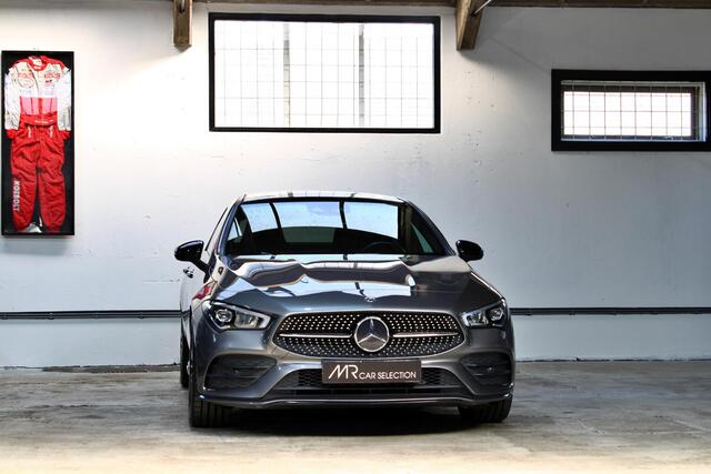 Mercedes-Benz CLA-KLASSE 220 | AMG | Night | 19 inch | Panoramadak | Camera | BTW |