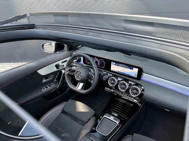 Mercedes-Benz CLA-KLASSE 180 AMG Line | Panoramadak | Burmester | Night |
