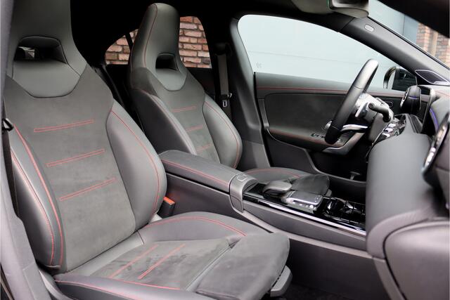 Mercedes-Benz CLA-KLASSE 180 AMG Line Aut7 | Memorypakket | Panoramadak | Burmester | Augmented Reality | Sfeerverlichting | Camera | Nightpakket |