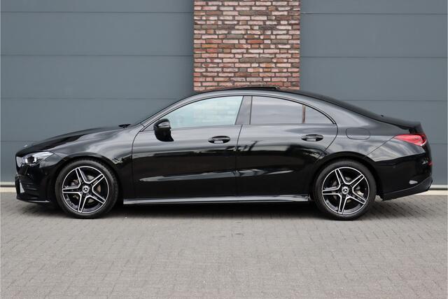 Mercedes-Benz CLA-KLASSE 180 AMG Line Aut7 | Memorypakket | Panoramadak | Burmester | Augmented Reality | Sfeerverlichting | Camera | Nightpakket |