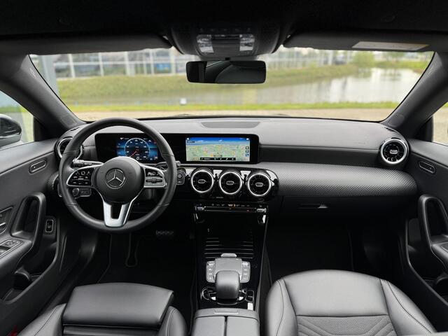 Mercedes-Benz CLA-KLASSE Shooting Brake 180 Business Line Trekhaak | DAB | Stoelverwarming voor