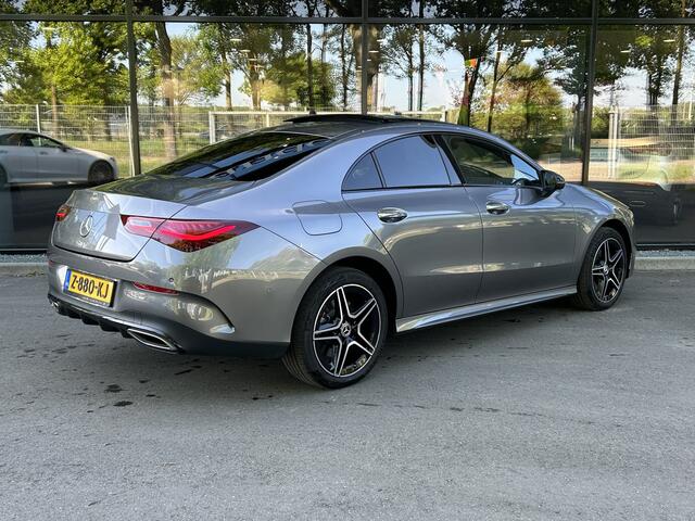 Mercedes-Benz CLA-KLASSE 250e AMG // Panormamadak // Keyless // Nightpakket // Carplay // Camera // Sfeerverlichting