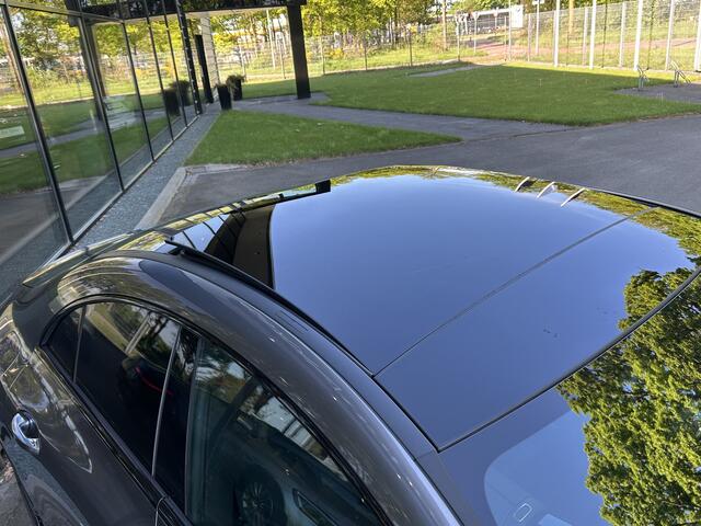Mercedes-Benz CLA-KLASSE 250e AMG // Panormamadak // Keyless // Nightpakket // Carplay // Camera // Sfeerverlichting