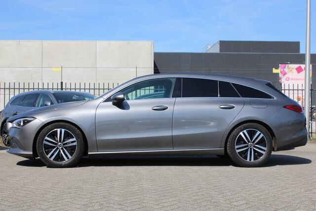 Mercedes-Benz CLA-KLASSE Shooting Brake 200 AUT7 Business Solution Luxury LEDER SFEER CARPLAY TREKHAAK