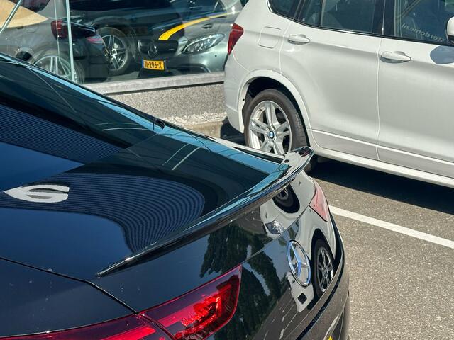 Mercedes-Benz CLA-KLASSE 250 e Business Solution AMG Limited l Panoramadak l Sfeerverlichting l MBUX l Distronic l Keyless Go l Burmester l Memory l Nightpakket l Airco l Camera l Stoelverwarming l Deelbare achterbank l Spiegel pakket l