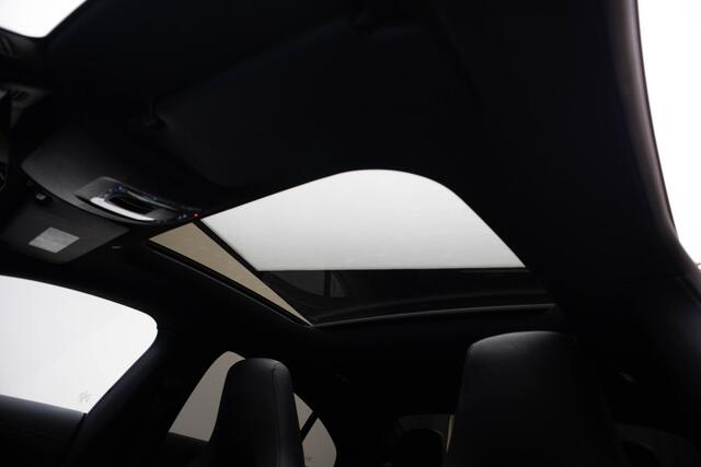 Mercedes-Benz CLA-KLASSE 180 Business Solution AMG | Pano | Sfeer | Memory |