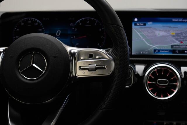 Mercedes-Benz CLA-KLASSE 180 Business Solution AMG | Pano | Sfeer | Memory |
