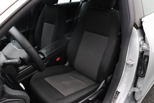 Mercedes-Benz CLA-KLASSE Shooting Brake 180 Business Camera Stoelverw.