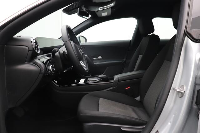 Mercedes-Benz CLA-KLASSE Shooting Brake 180 Business Camera Stoelverw.
