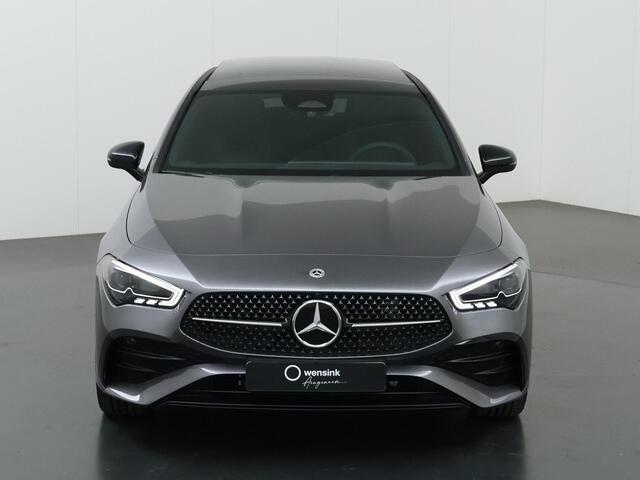 Mercedes-Benz CLA-KLASSE 250e Shooting brake Business Solution AMG | Panoramadak | Achteruitrijcamera | 19inch Multispaak velgen | Sfeerverlichting